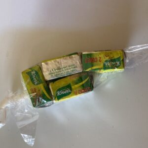 Knorr seasoning cube ( a tie of 4)